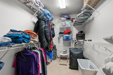 Tiny photo for 6002 Oakbrook Road, Davenport, IA 52806 (MLS # 12554860)