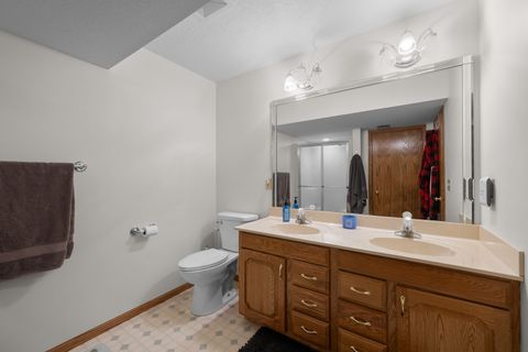 Tiny photo for 6002 Oakbrook Road, Davenport, IA 52806 (MLS # 12554860)