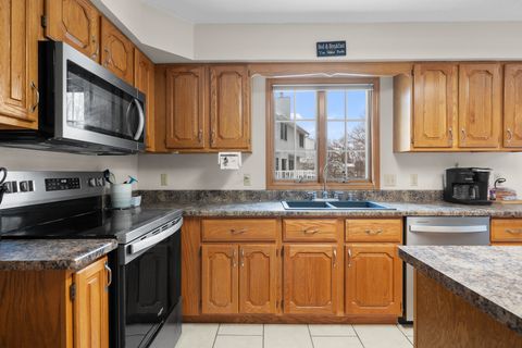 Tiny photo for 6002 Oakbrook Road, Davenport, IA 52806 (MLS # 12554860)