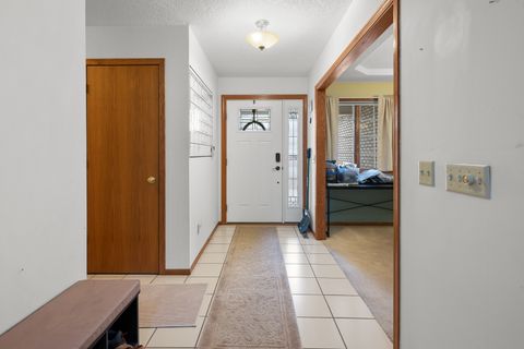 Tiny photo for 6002 Oakbrook Road, Davenport, IA 52806 (MLS # 12554860)