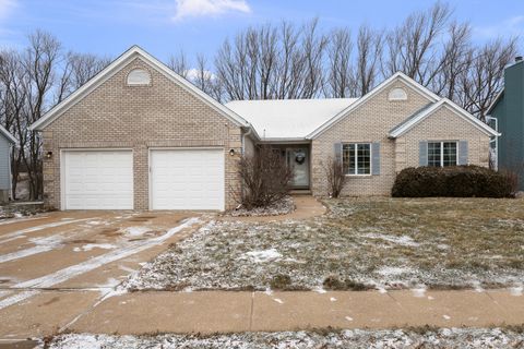 Photo of 6002 Oakbrook Road, Davenport, IA 52806 (MLS # 12554860)