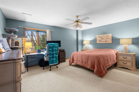 Tiny photo for 6002 Oakbrook Road, Davenport, IA 52806 (MLS # 12554860)