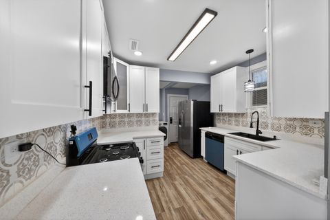 Tiny photo for 7535 S ST. LAWRENCE Avenue, Chicago, IL 60619 (MLS # 12621077)