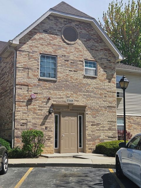 1548 W SAND BAR Court 1B Round Lake Beach IL 60073