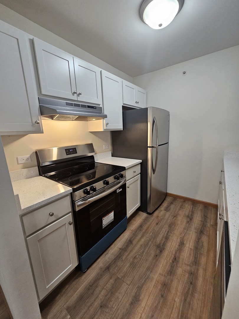 1548 W SAND BAR Court 1B