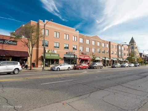 Tiny photo for 1 N Beacon Place #511, La Grange, IL 60525 (MLS # 12717556)