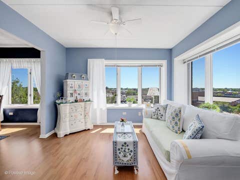 Tiny photo for 1 N Beacon Place #511, La Grange, IL 60525 (MLS # 12717556)