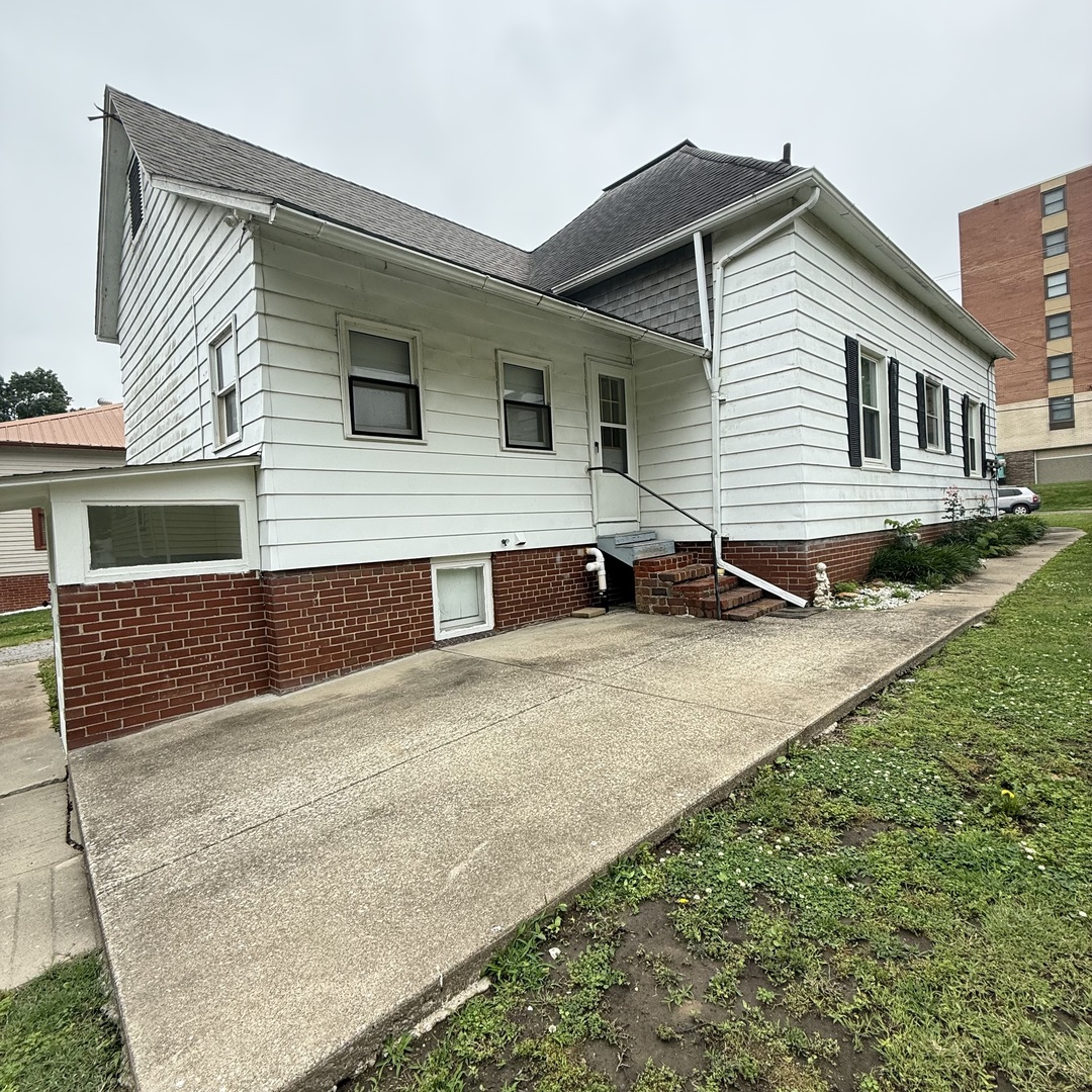 410 E Locust Street