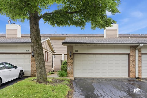 Photo of 888 Swan Boulevard, Deerfield, IL 60015 (MLS # 12674316)