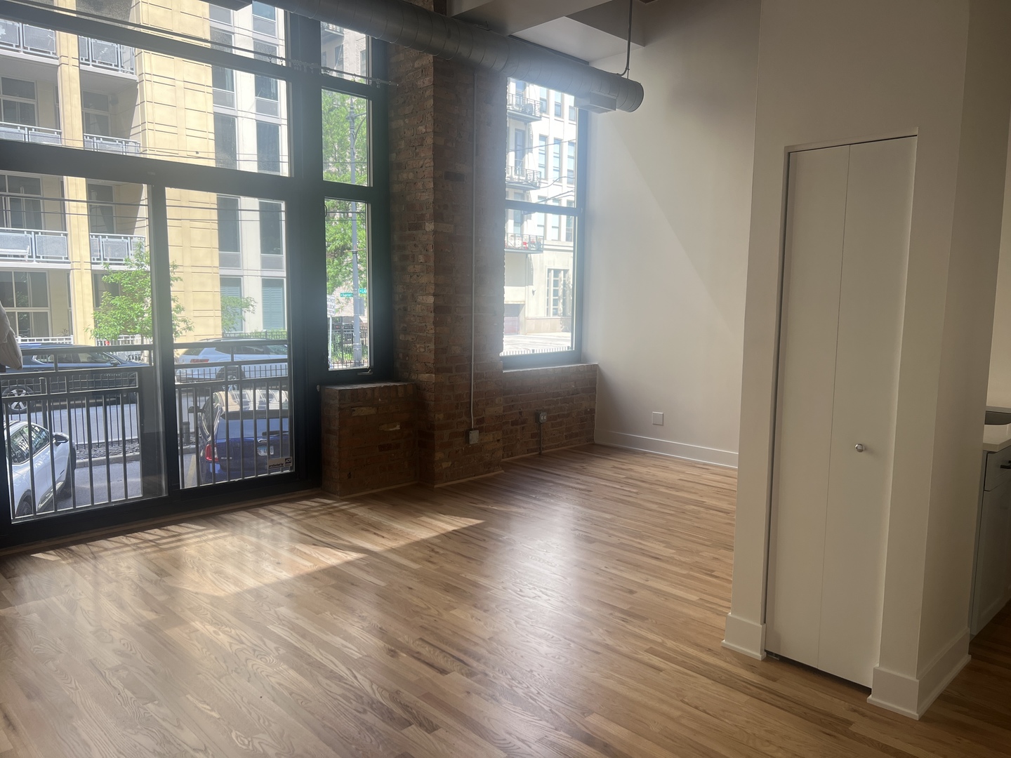521 W SUPERIOR Street 132