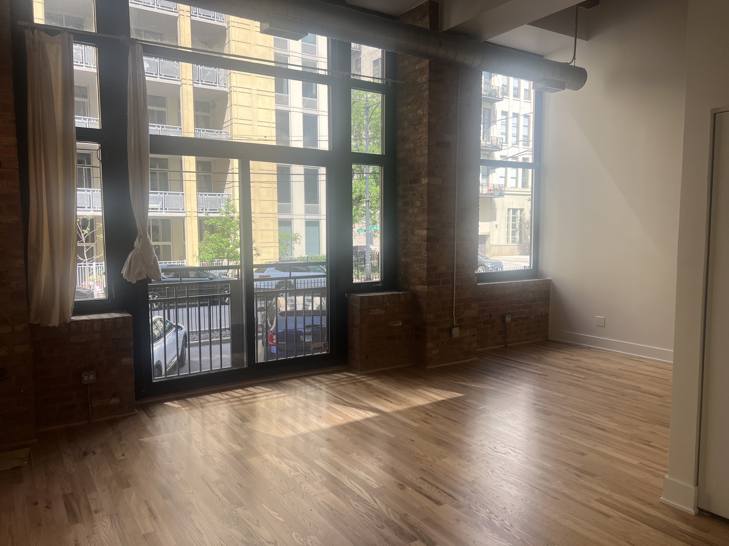 521 W SUPERIOR Street 132