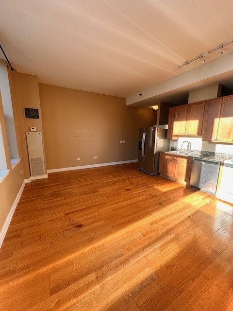 8 W Monroe Street 1206