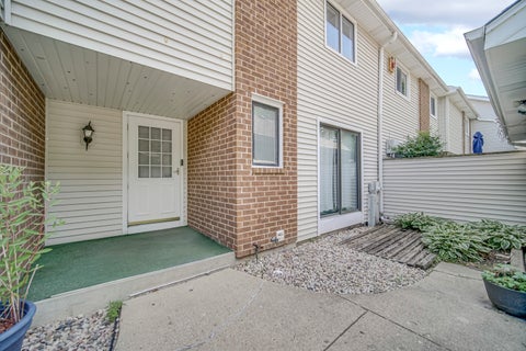Tiny photo for 5S027 Pebble Beach Court, Naperville, IL 60563 (MLS # 12752083)