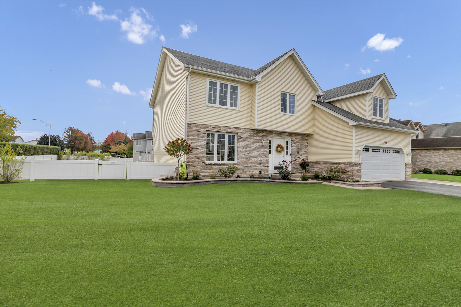 560 Valleyview Drive