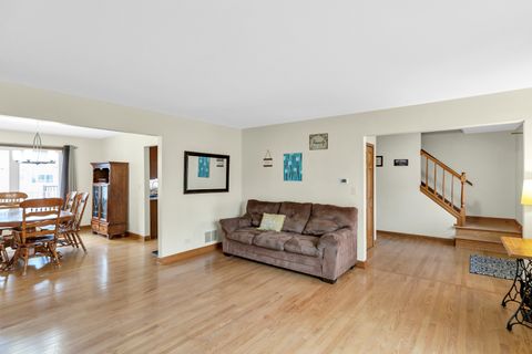 Tiny photo for 560 Valleyview Drive, Bartlett, IL 60103 (MLS # 12496233)