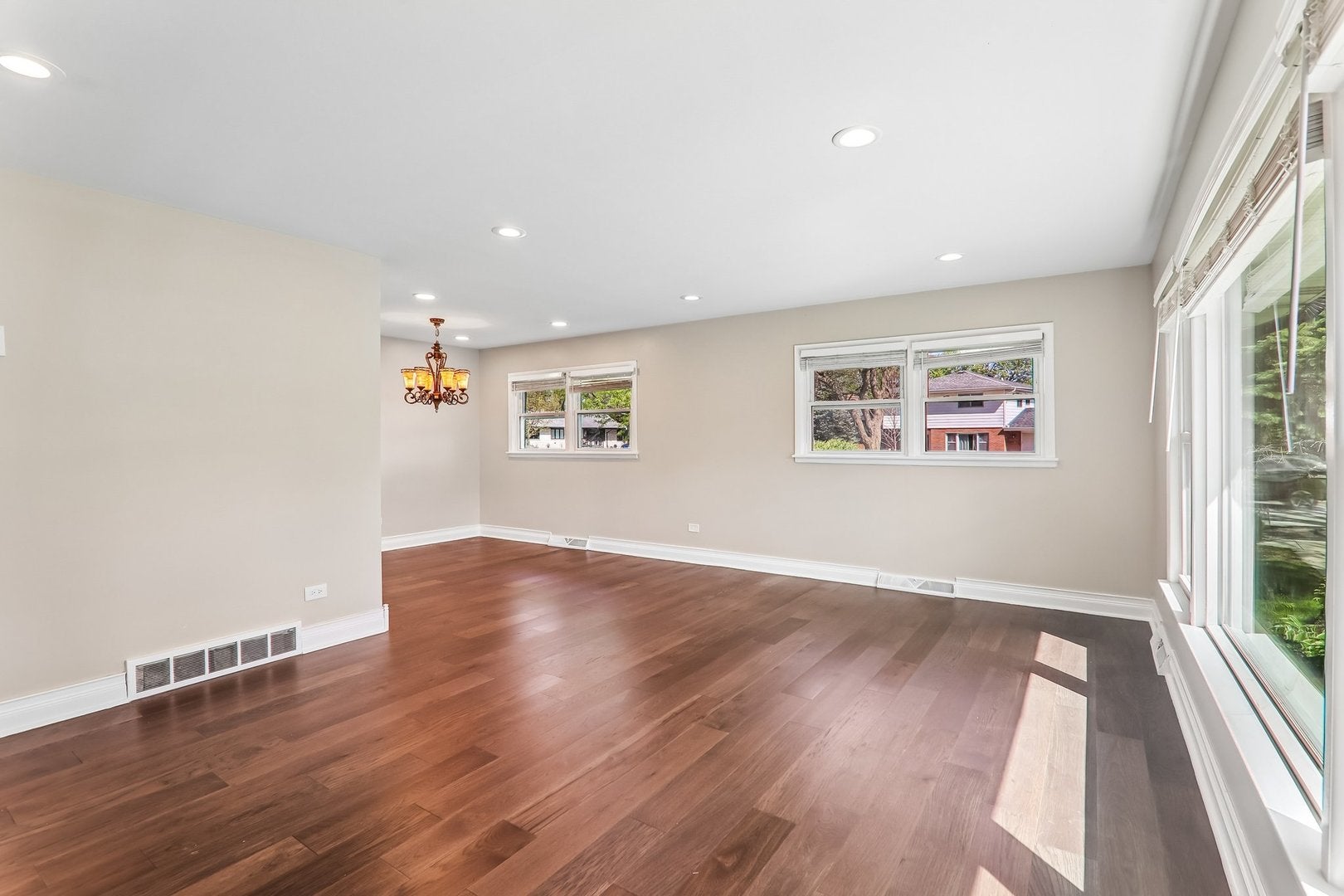 807 E Golfview Drive