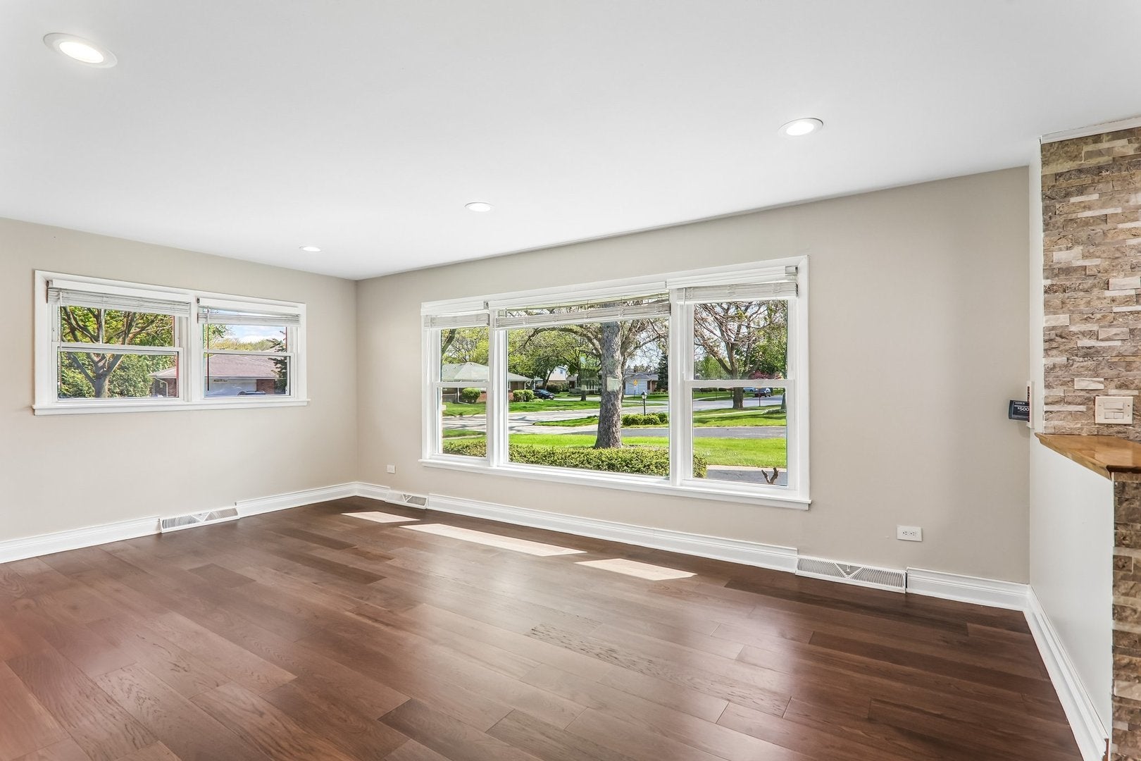 807 E Golfview Drive