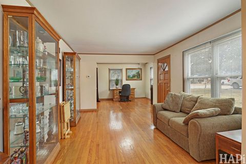 Tiny photo for 911 Elmdale Road, Glenview, IL 60025 (MLS # 12580716)