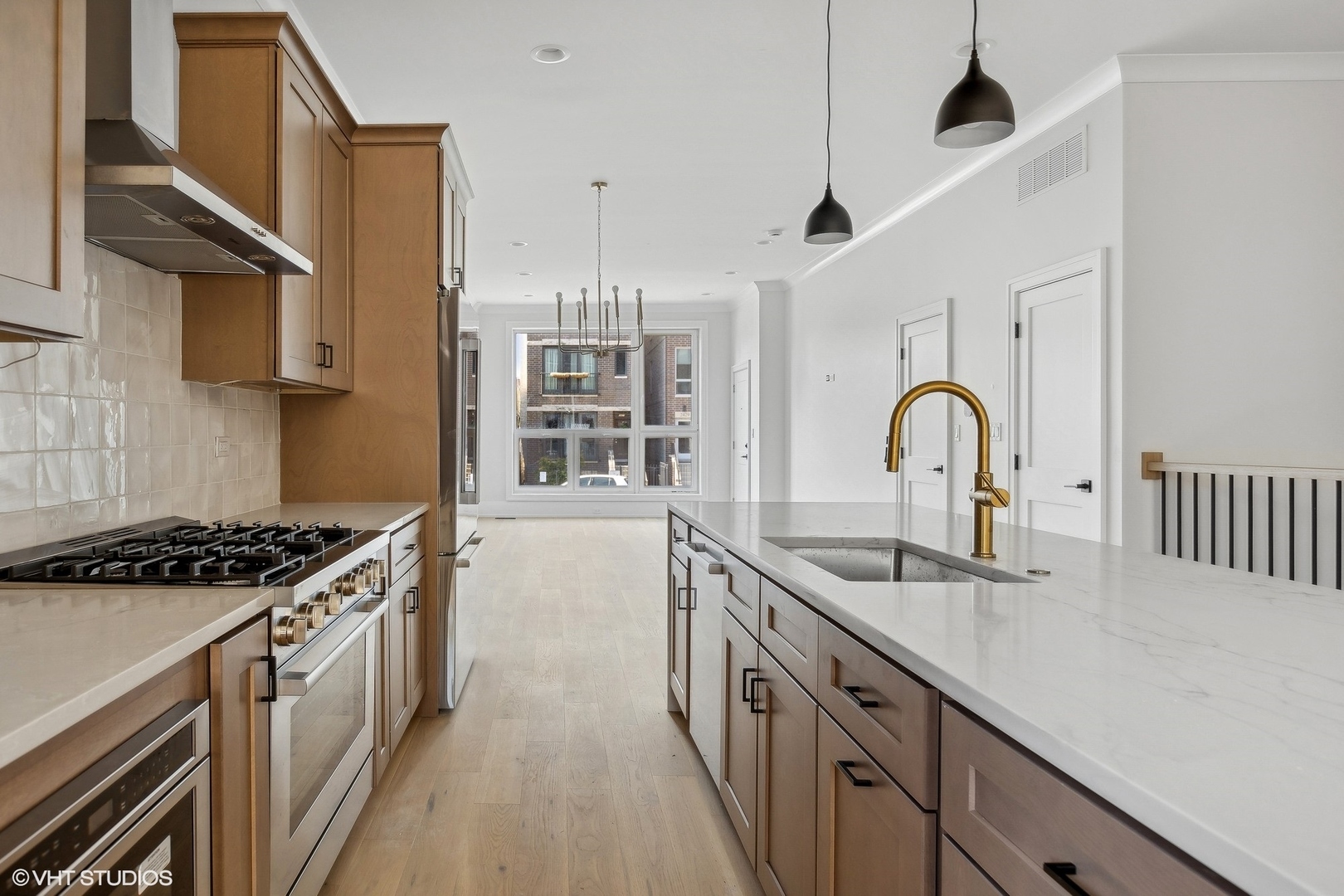 2426 W Augusta Boulevard 1