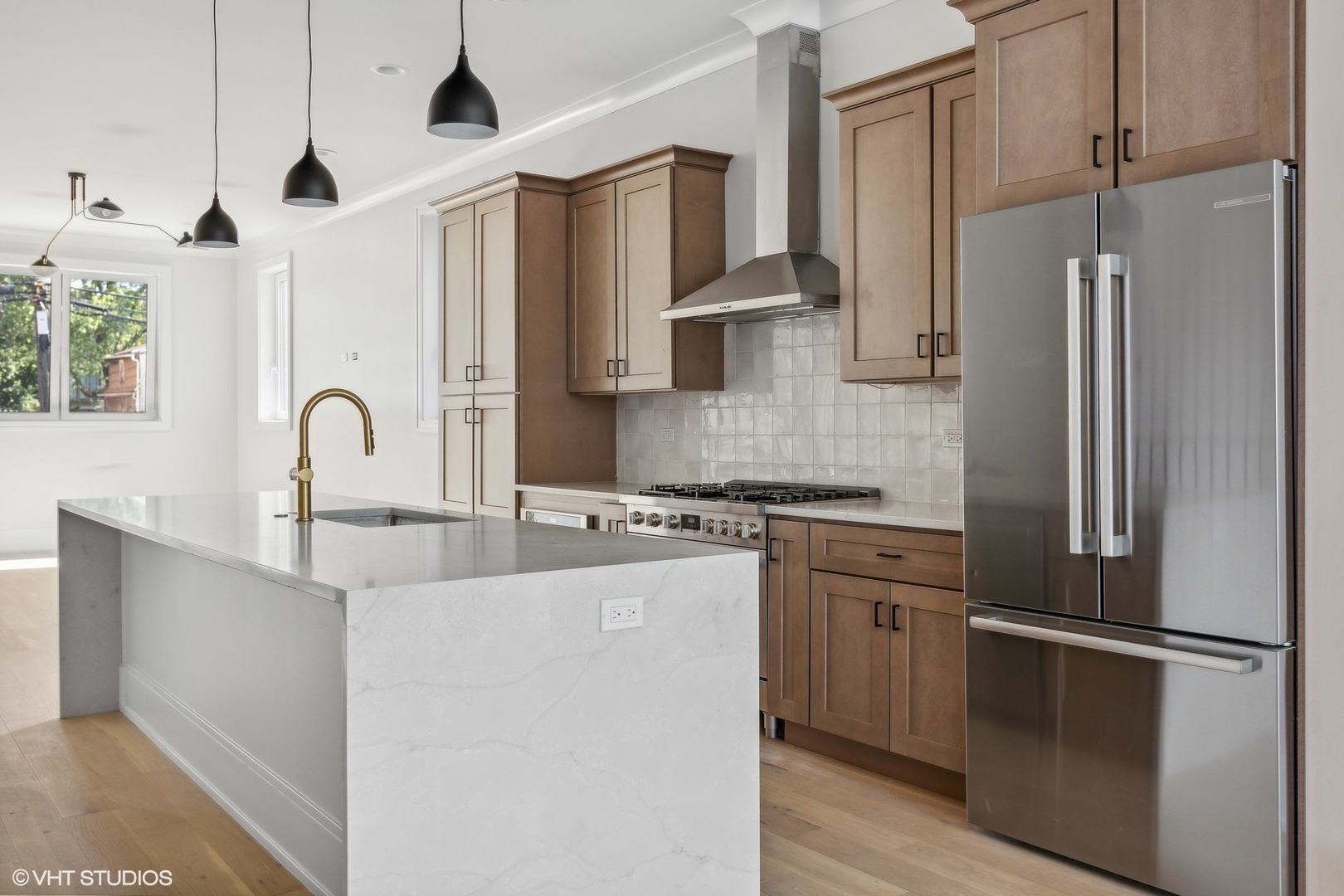 2426 W Augusta Boulevard 1