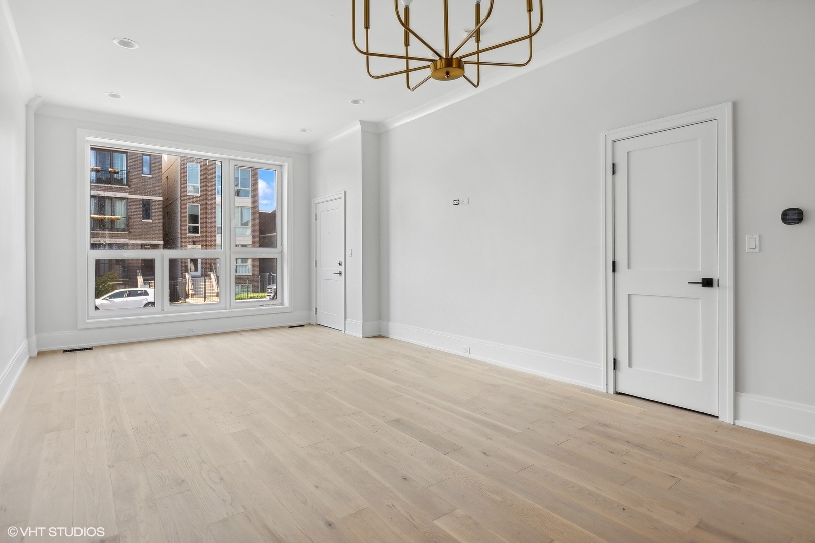 2426 W Augusta Boulevard 1