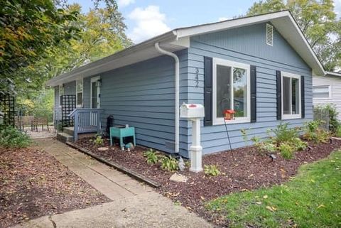 Photo of 342 Seminole Lane, Carol Stream, IL 60188 (MLS # 12518435)