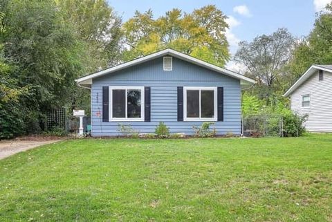 Tiny photo for 342 Seminole Lane, Carol Stream, IL 60188 (MLS # 12518435)