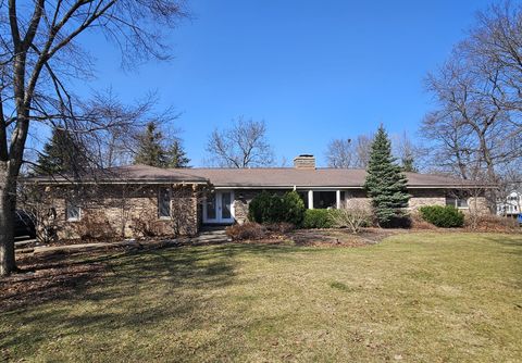 Photo of 480 E Il Route 22, Barrington, IL 60010 (MLS # 12596357)