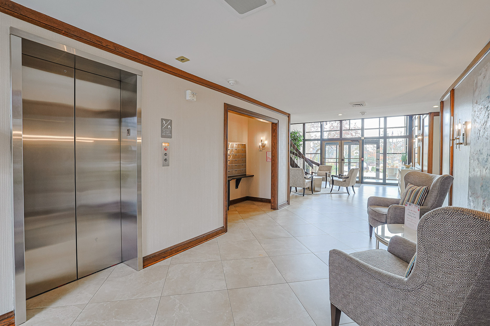 1 Oak Brook Club Drive B-301