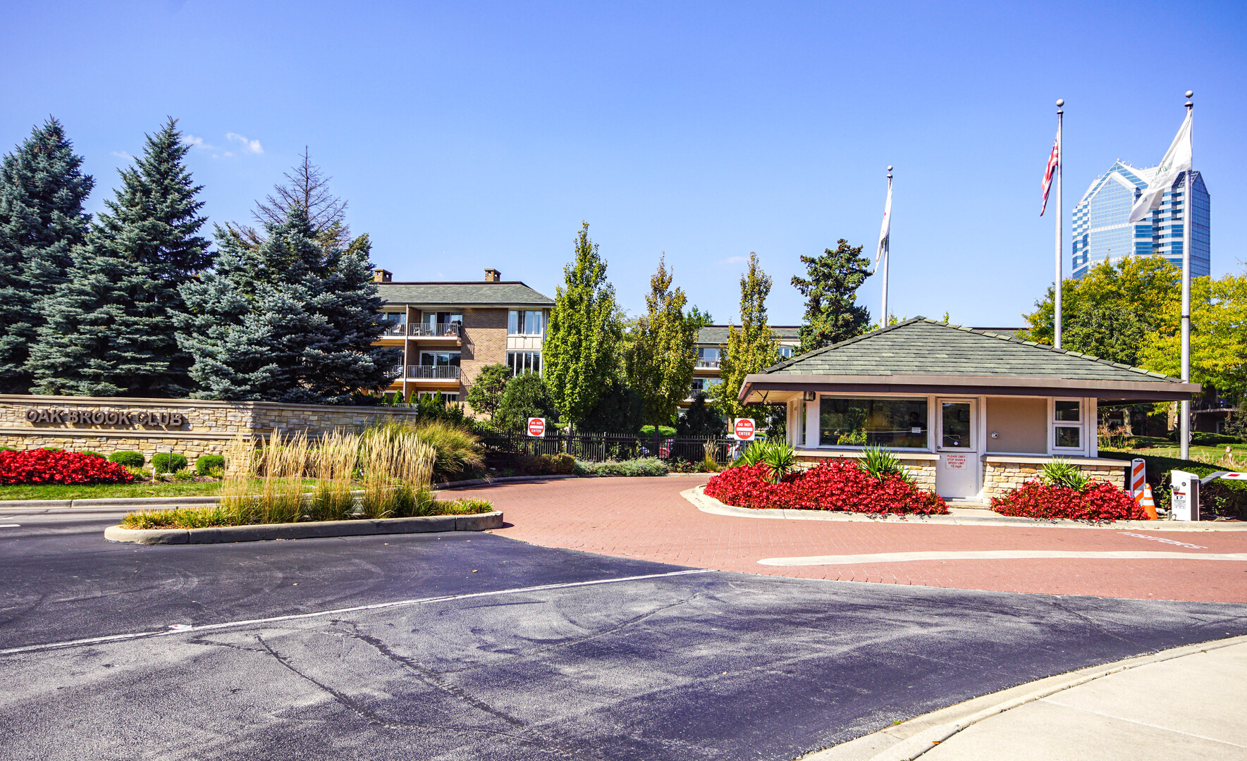 1 Oak Brook Club Drive B-301