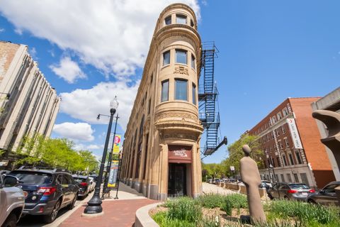 Tiny photo for 3325 N Lincoln Avenue #304, Chicago, IL 60657 (MLS # 12638577)