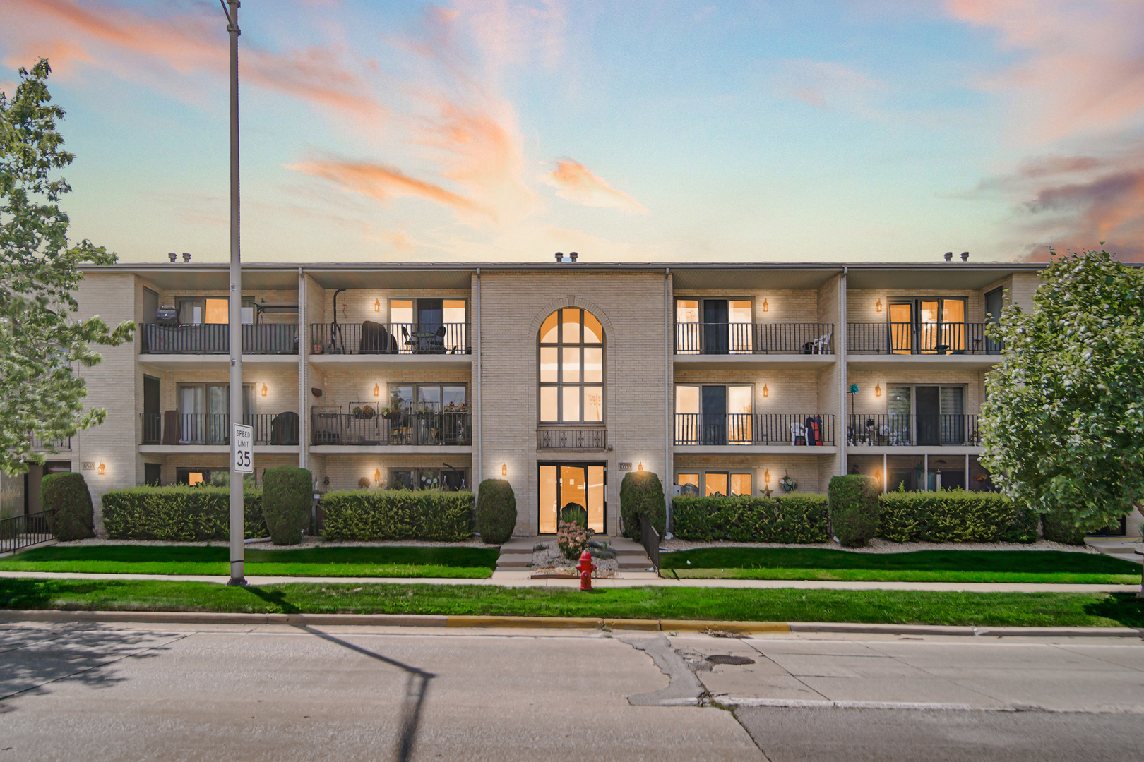 10538 S Central Avenue 3S