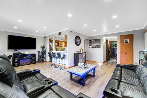 Tiny photo for 10538 S Central Avenue #3S, Chicago Ridge, IL 60415 (MLS # 12503692)