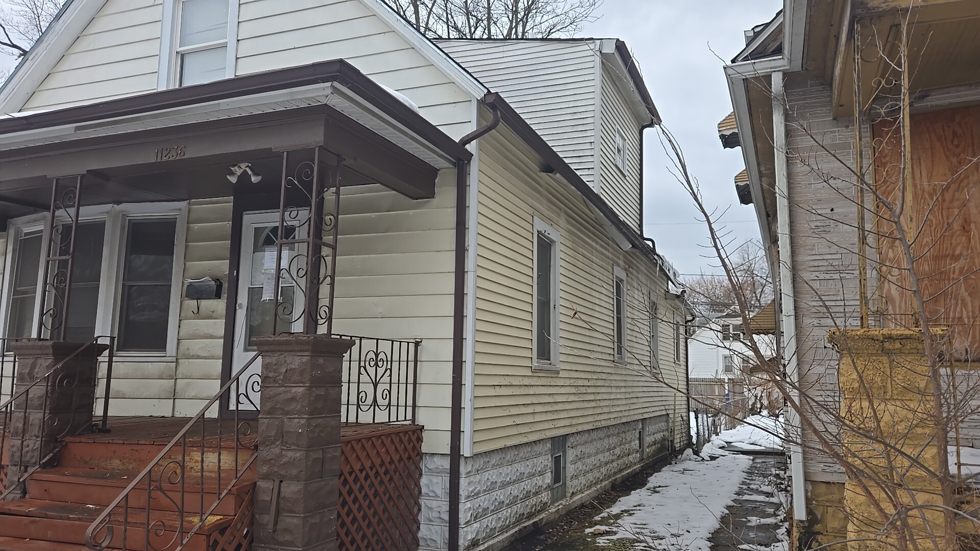 11236 S Stewart Avenue