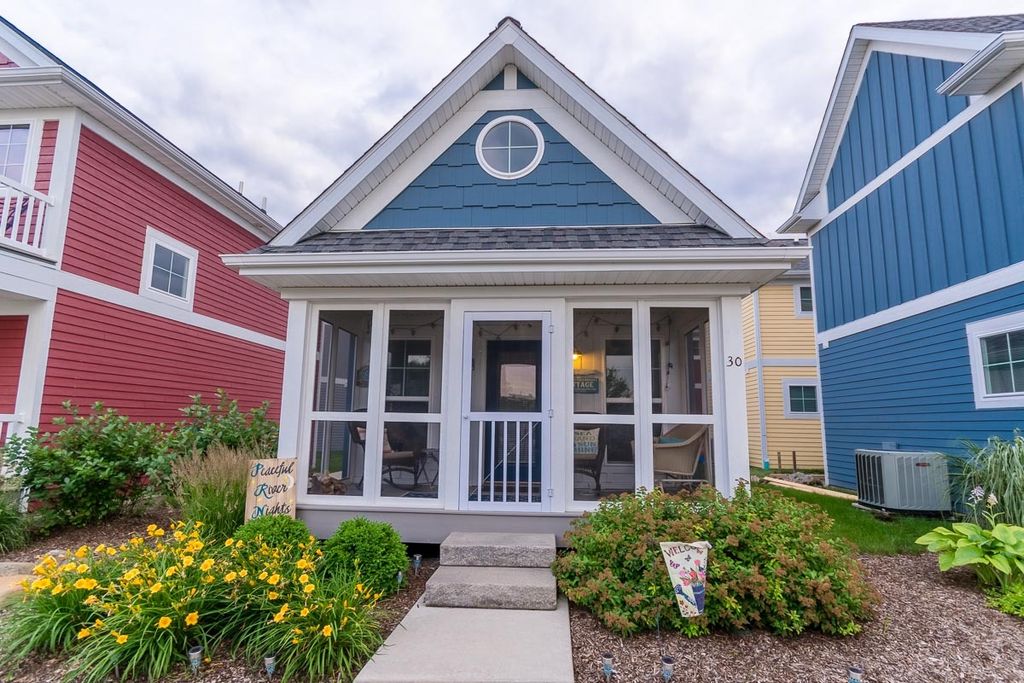 Photo for 179 Leeward Way #30, Ottawa, IL 61350 (MLS # 12485291)