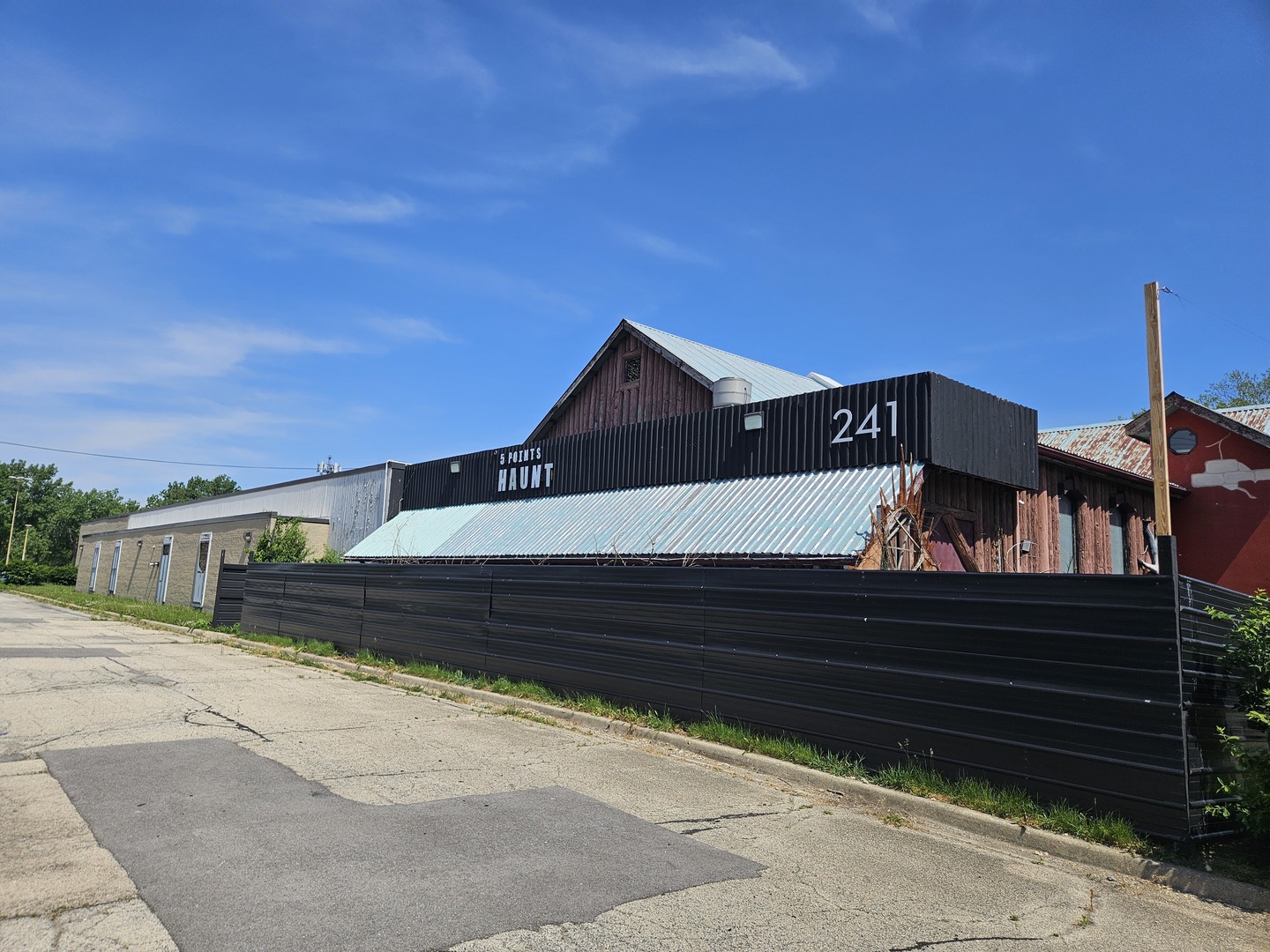 243 Roosevelt Road