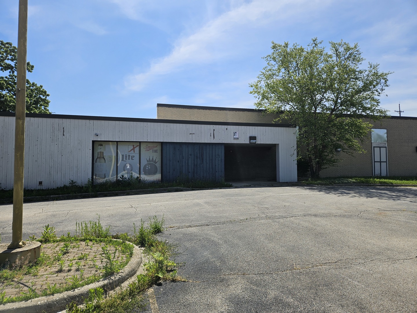 243 Roosevelt Road