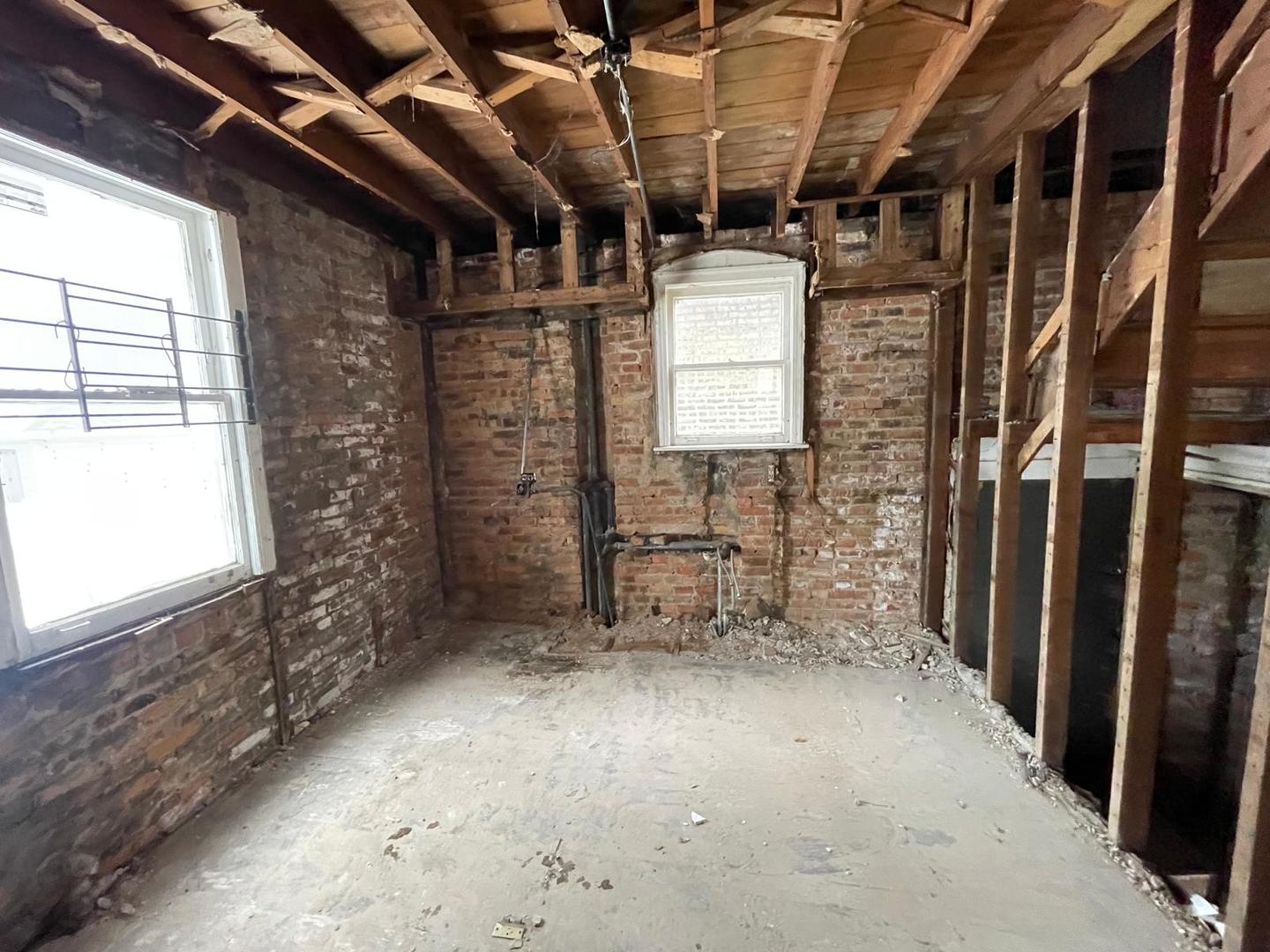 8325 S Cregier Avenue