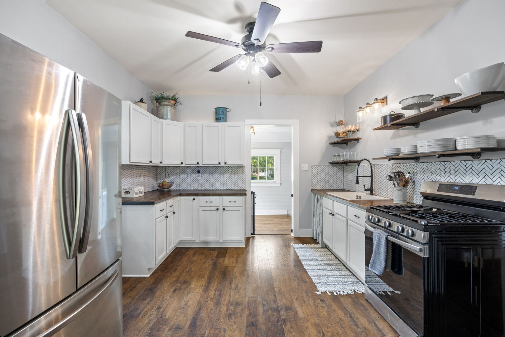 13805 Sharp Drive