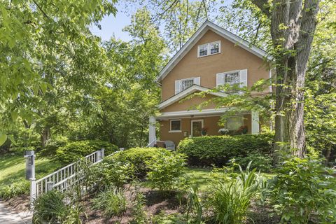 Tiny photo for 2353 Ridge Avenue, Evanston, IL 60201 (MLS # 12388049)