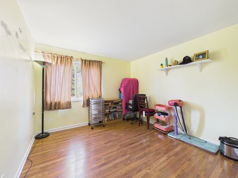 Tiny photo for 820 N Lakeside Drive #2C, Vernon Hills, IL 60061 (MLS # 12597498)