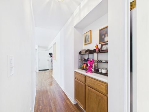 Tiny photo for 820 N Lakeside Drive #2C, Vernon Hills, IL 60061 (MLS # 12597498)