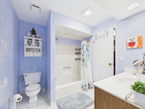 Tiny photo for 820 N Lakeside Drive #2C, Vernon Hills, IL 60061 (MLS # 12597498)