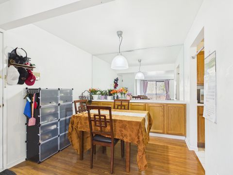 Tiny photo for 820 N Lakeside Drive #2C, Vernon Hills, IL 60061 (MLS # 12597498)