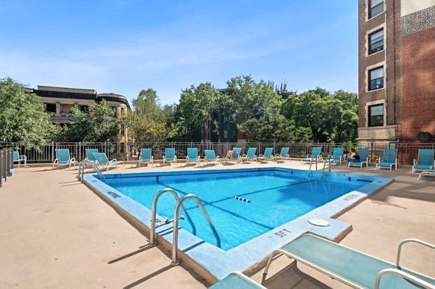 444 W Fullerton Parkway 1901