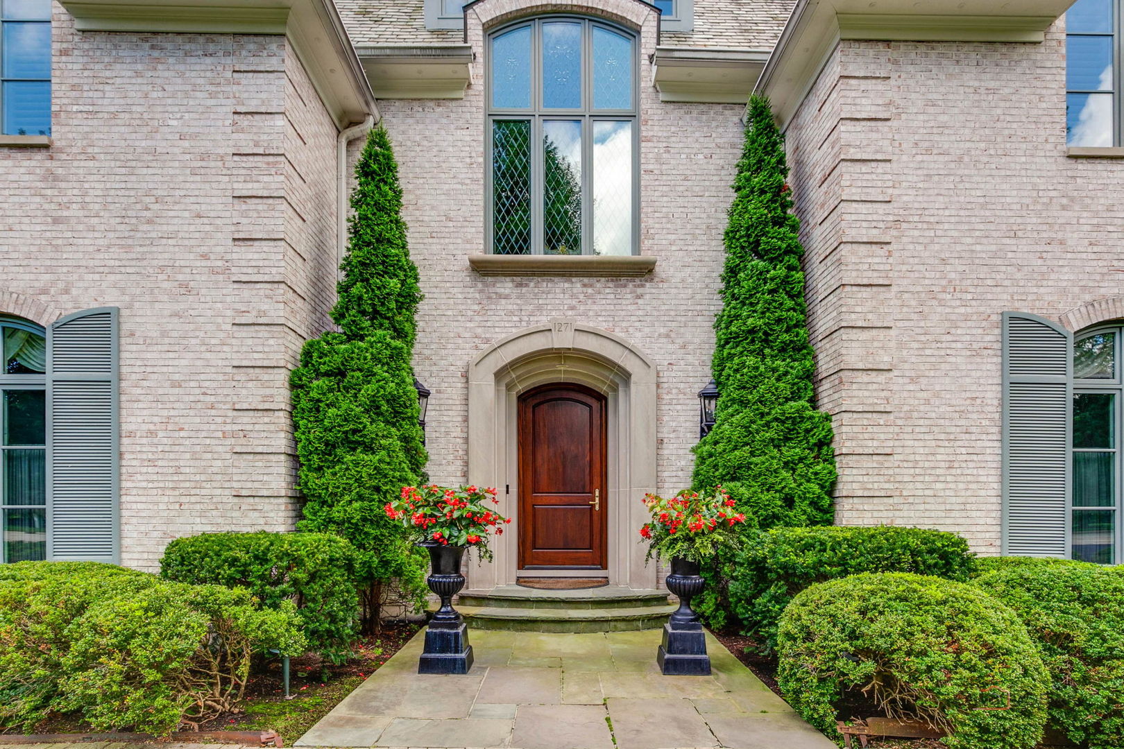 1271 N Green Bay Road