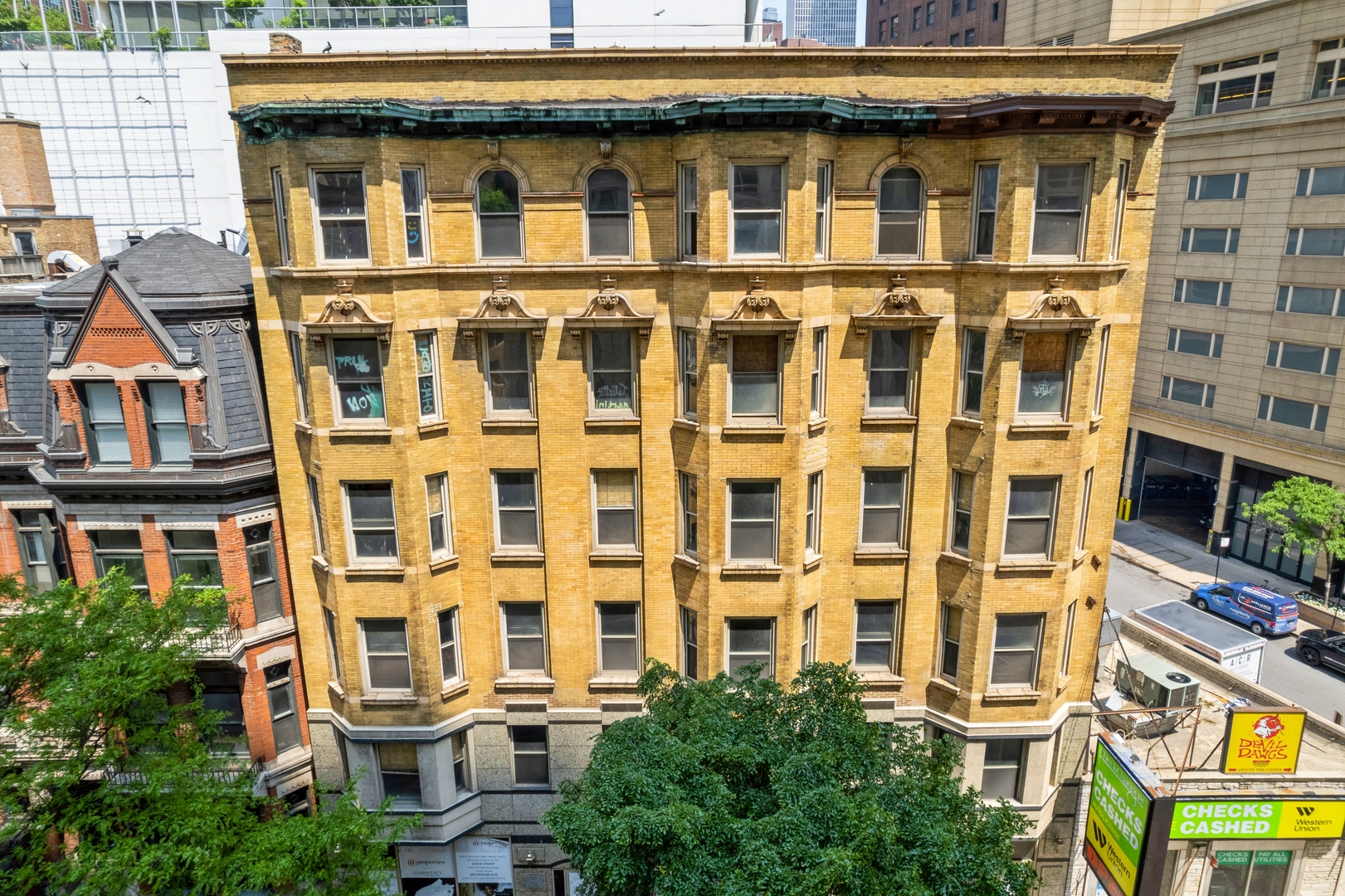 58 E Chicago Avenue