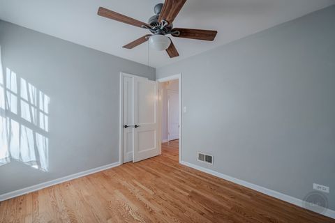 Tiny photo for 593 S Sunnyside Avenue, Elmhurst, IL 60126 (MLS # 12559399)