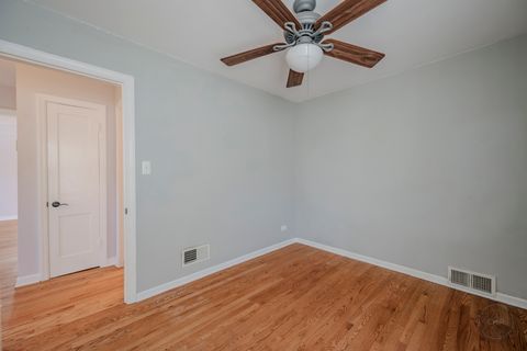 Tiny photo for 593 S Sunnyside Avenue, Elmhurst, IL 60126 (MLS # 12559399)