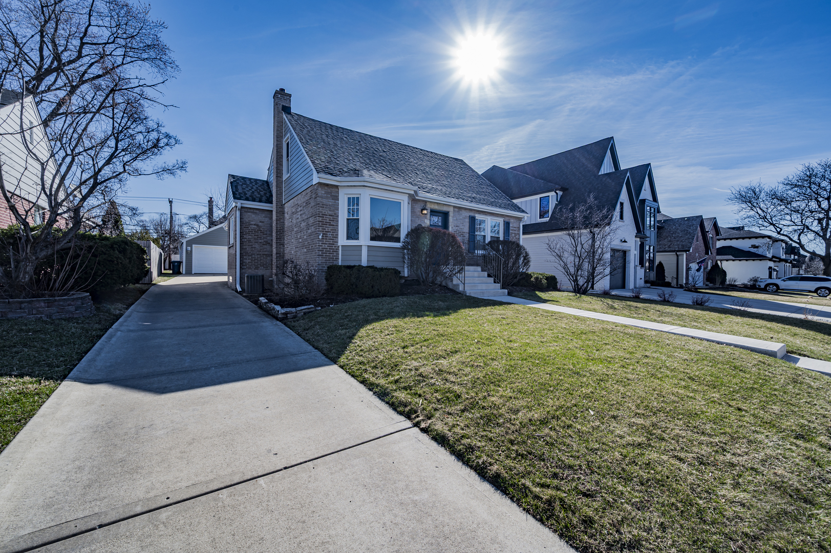 593 S Sunnyside Avenue